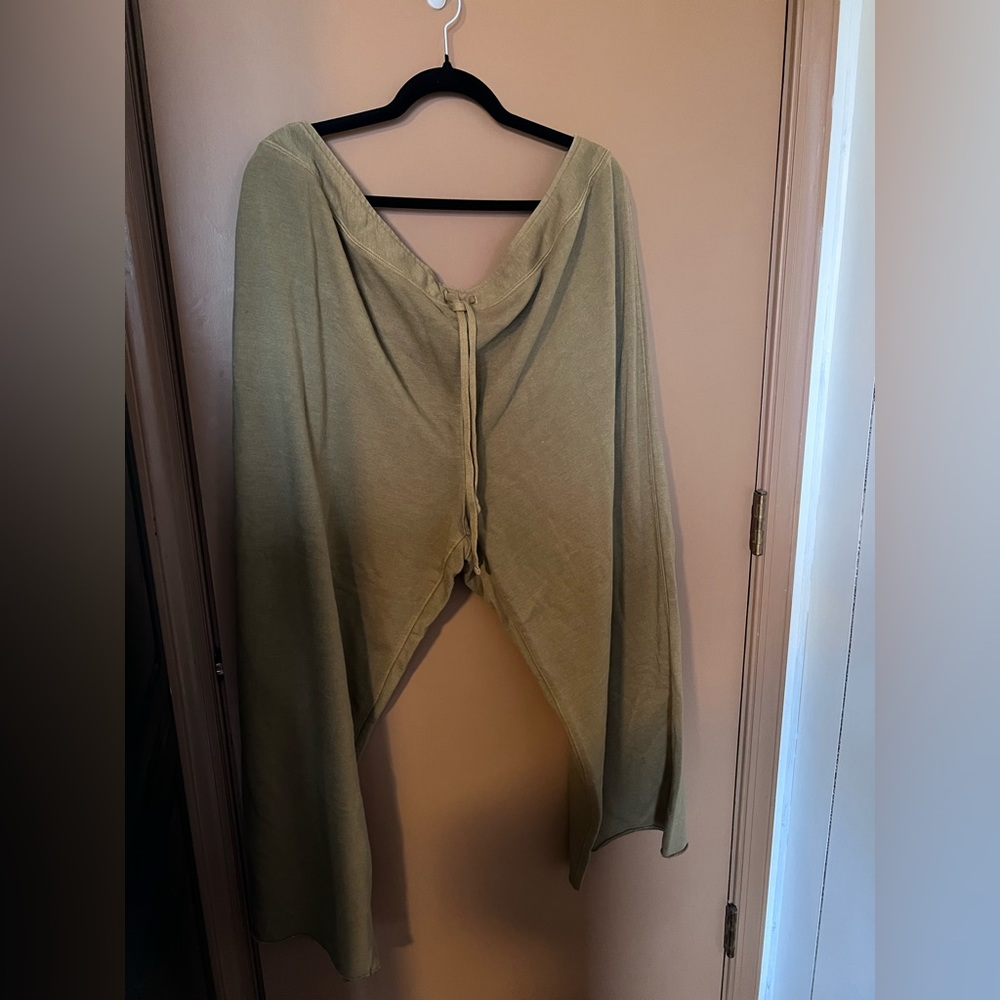Green wide leg lounge pants. 2x Washed, never worn